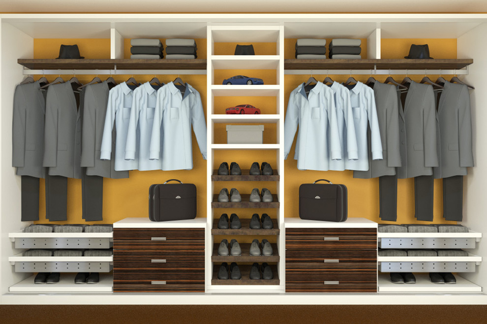 На фото: шкаф в нише среднего размера, унисекс в современном стиле с плоскими фасадами, белыми фасадами, ковровым покрытием и коричневым полом с