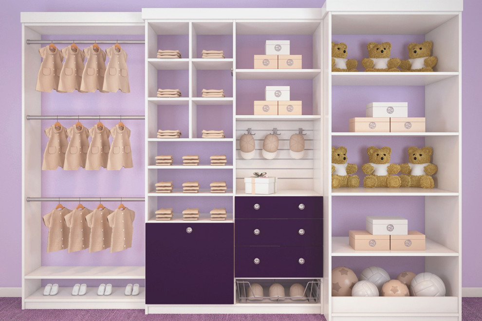 Esempio di un piccolo armadio o armadio a muro per donna con ante lisce, ante bianche, moquette e pavimento viola