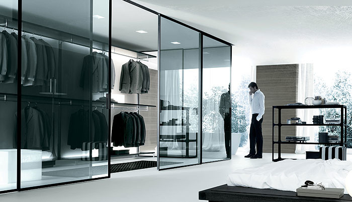 Design ideas for a modern wardrobe in Chicago.