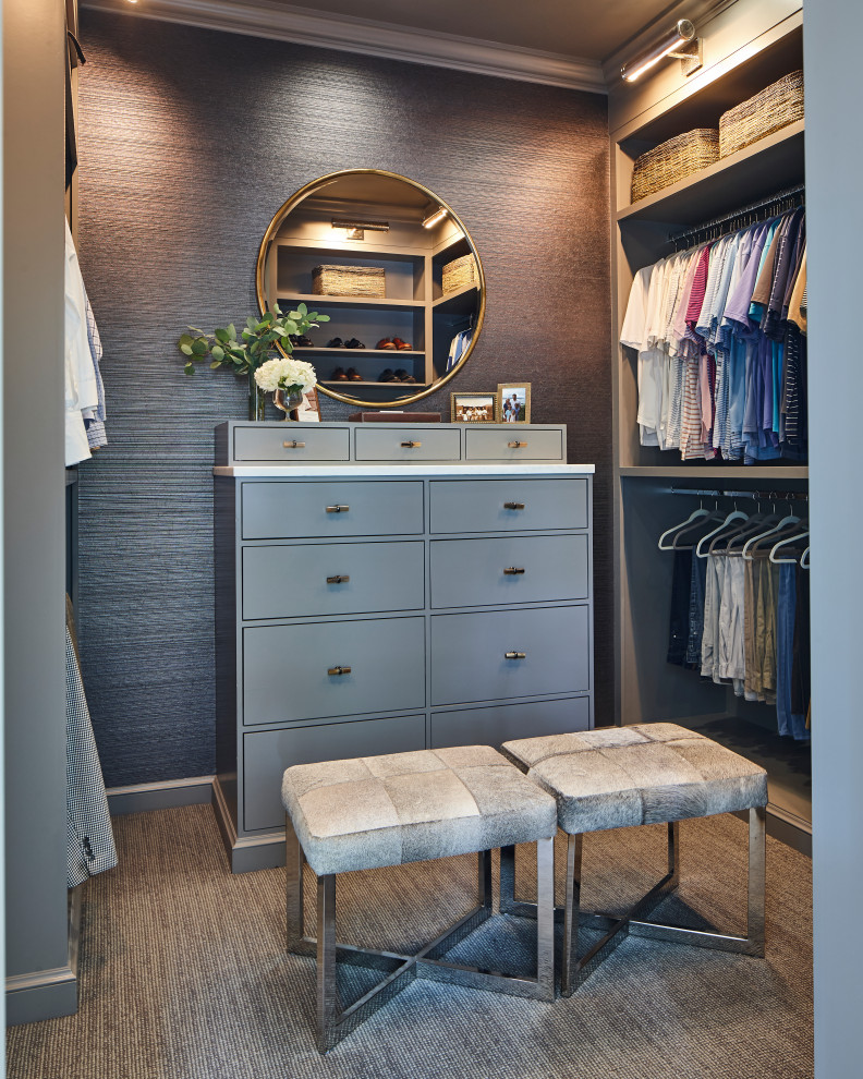 Photo of a traditional wardrobe in Other with a feature wall.