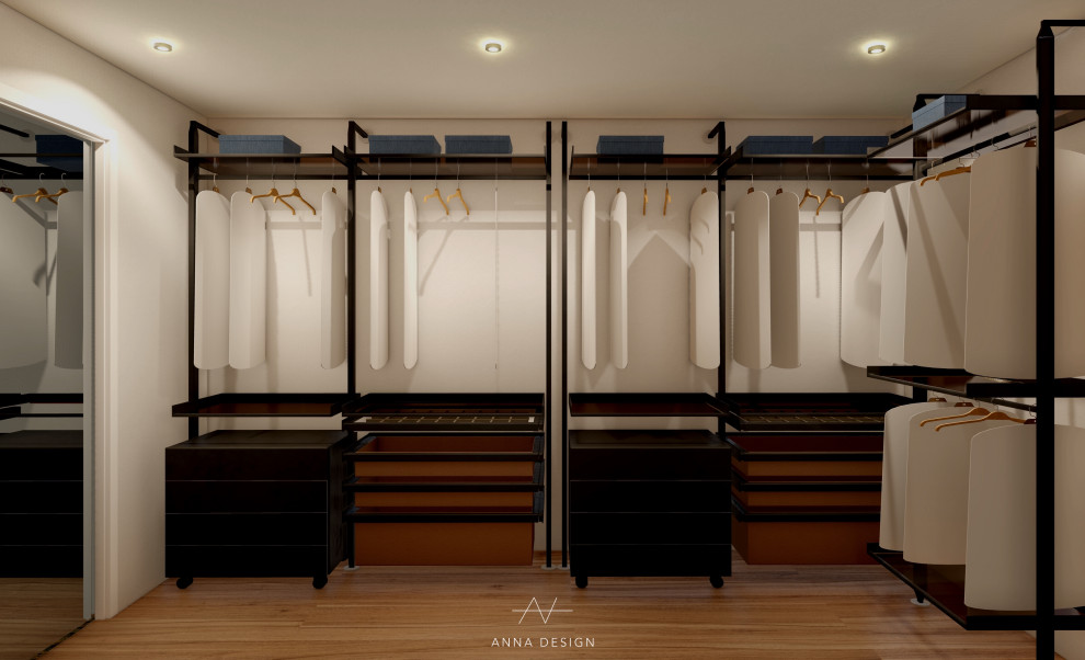 На фото: гардеробная комната среднего размера, унисекс в современном стиле с открытыми фасадами, серыми фасадами, полом из керамической плитки и коричневым полом с