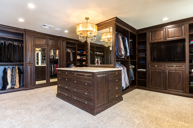 SOPHISTICATED HIS AND HER MASTER WALK IN DRESSING ROOM - Traditional -  Wardrobe - New York - by Patty Miller Closet Design | Houzz UK