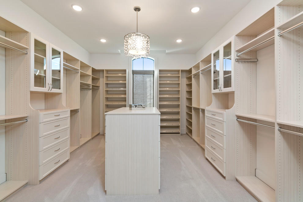 Example of a farmhouse closet design in Cincinnati