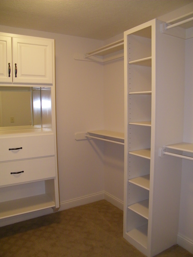 Example of a classic closet design in Columbus