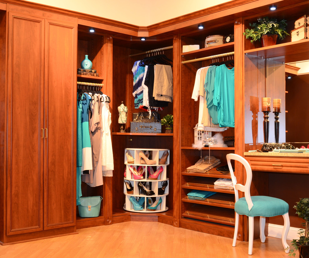 Dressing room - traditional dressing room idea