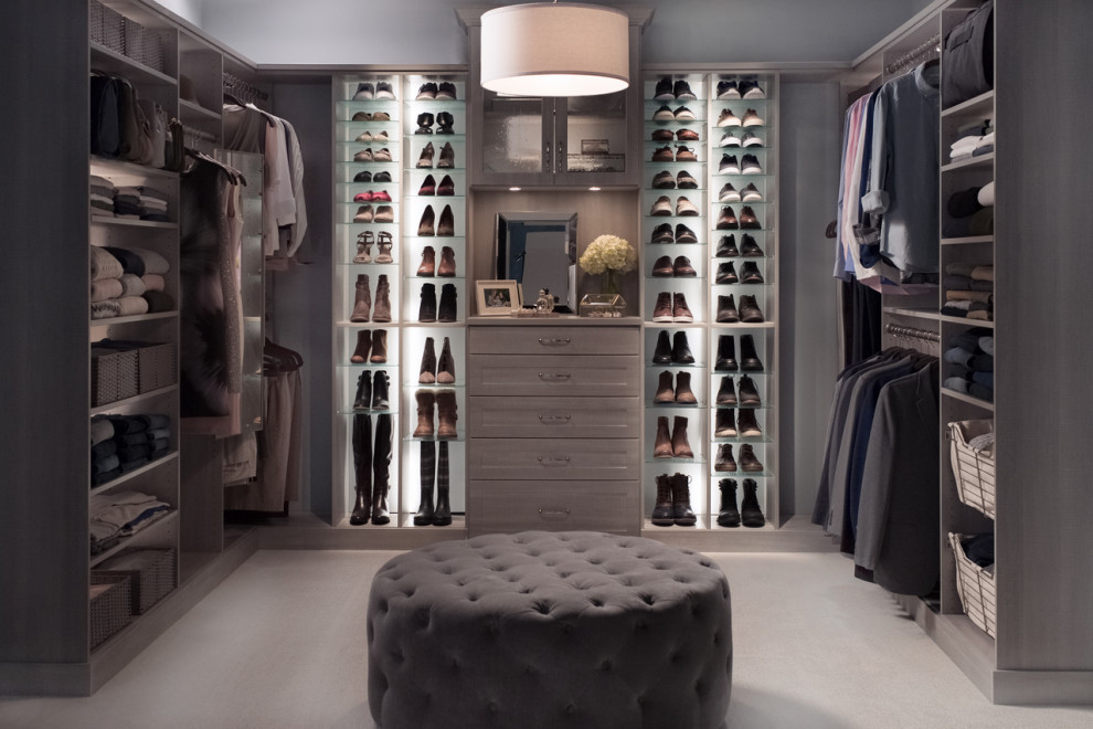 Foto de armario vestidor contemporáneo con suelo gris