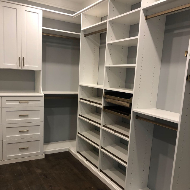 Walk-in Closet in White and Gold - Traditional - Wardrobe - Toronto ...