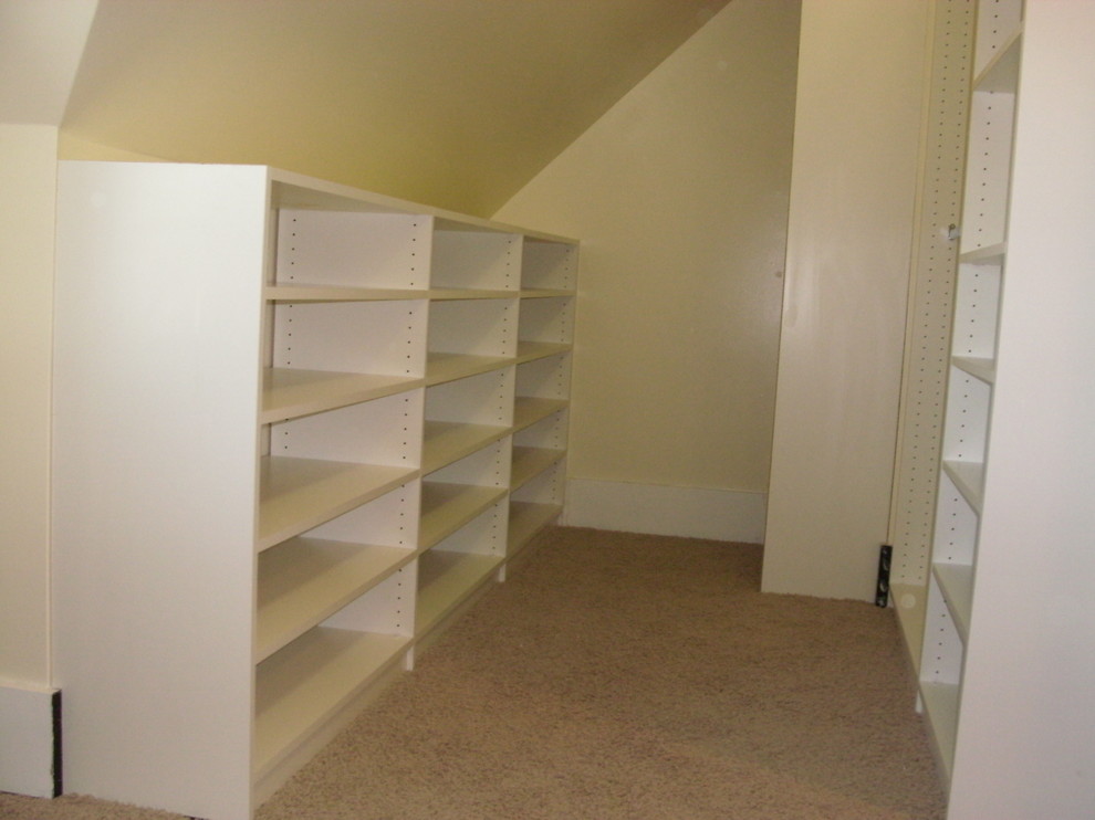 Walkin closets Angled ceilings Clásico Armario Austin de