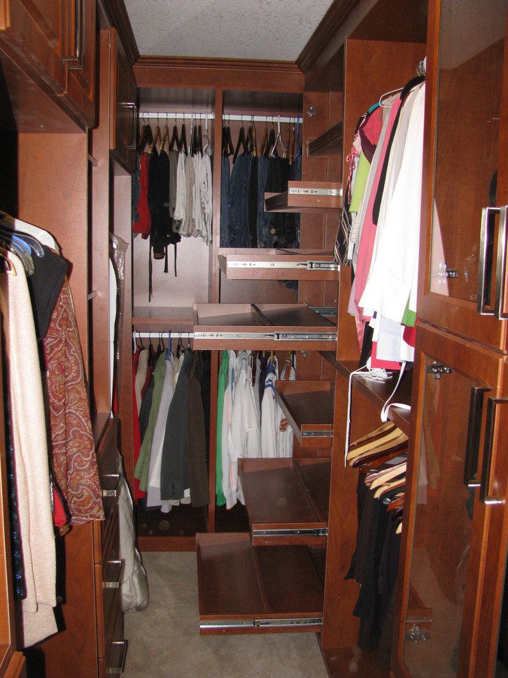 WalkIn Closets Traditional Wardrobe Toronto by Everlast Custom