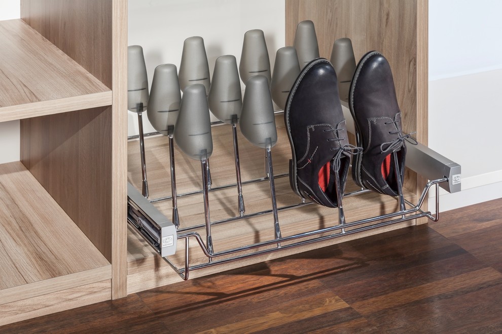 Walk in Closets Contemporary Closet Toronto by Komandor Canada