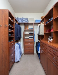 Dettaglio cabina armadio. Portacravatte  Luxury closets design, Diy  closet, Jewerly storage