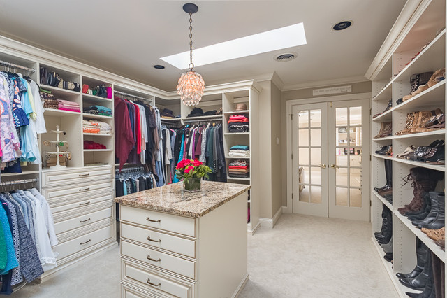 Wardrobe Room - Knoxville - Traditional - Wardrobe - Other - by Closets by  McKenry | Houzz IE