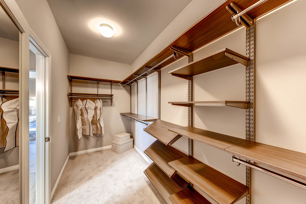 Идея дизайна: гардеробная комната унисекс