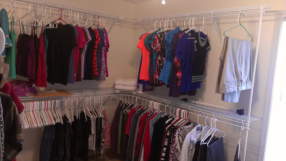 Idéer för att renovera ett mellanstort vintage walk-in-closet