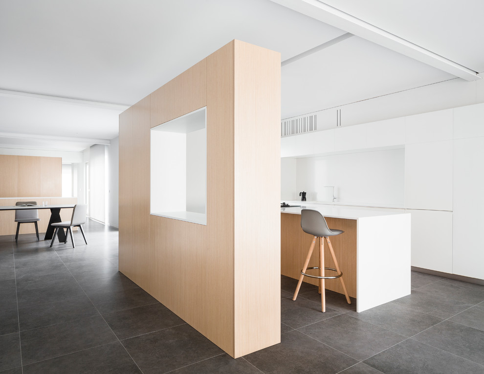 Example of a minimalist kitchen design in Valencia