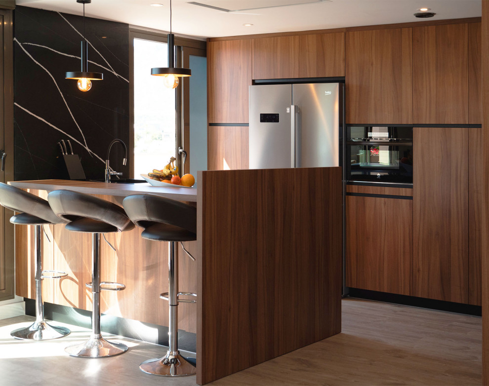 Inspiration for a contemporary kitchen remodel in Malaga