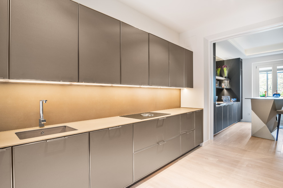 Example of a trendy kitchen design in Madrid