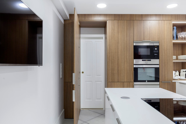 Cocina con panelado en acabado madera - Moderno - Cocina - Otras zonas