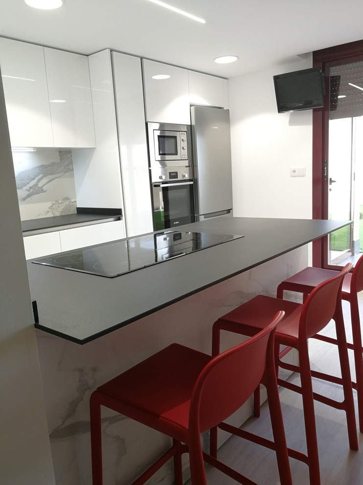 COCINA CON PENINSULA - Modern - Kitchen - Other - by OFFICE HOGAR | Houzz