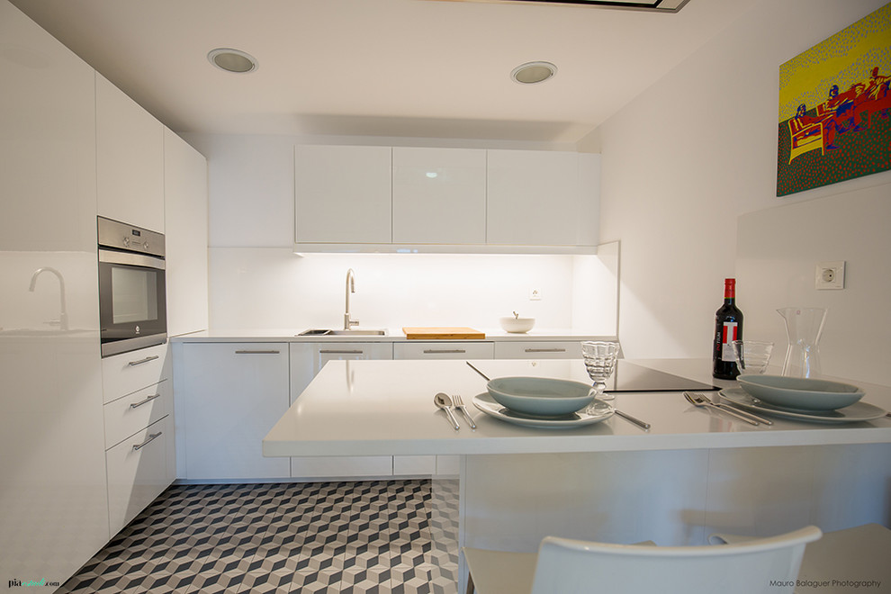 Cocina con península - Modern - Kitchen - Barcelona - by Pia Estudi | Houzz