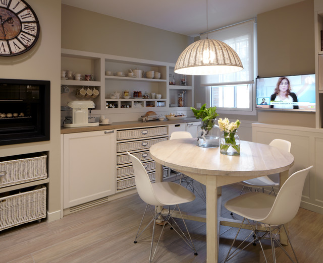 Una tele en la cocina: Acierta con el tamaño y el sitio perfecto