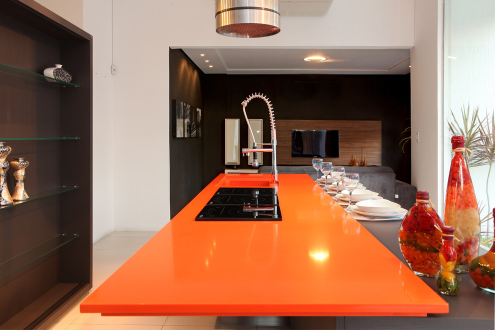Immagine di una cucina contemporanea