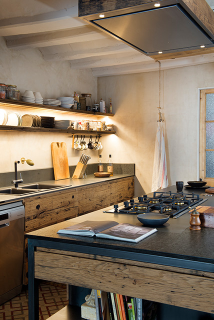 Quédate con estas ideas de 6 cocinas con estanterías abiertas
