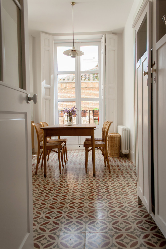 Inspiration for a traditional kitchen in Madrid.