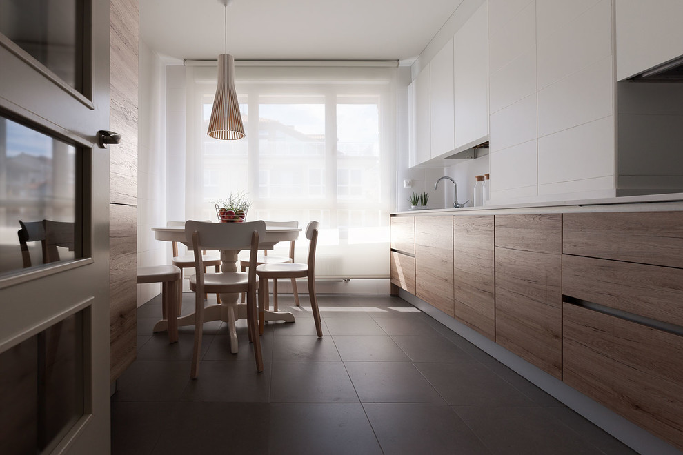 Design ideas for a medium sized scandinavian kitchen in Bilbao.