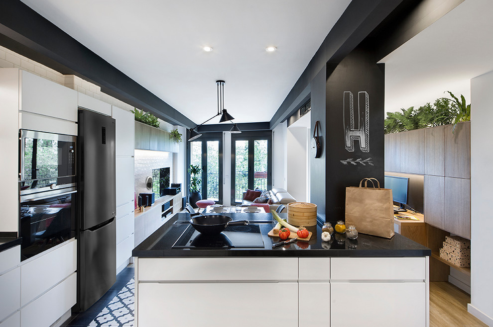 Photo of an eclectic kitchen in Barcelona.