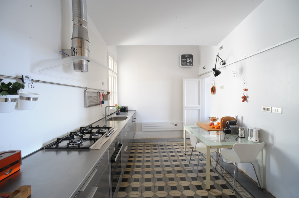 Design ideas for a traditional kitchen in Barcelona.