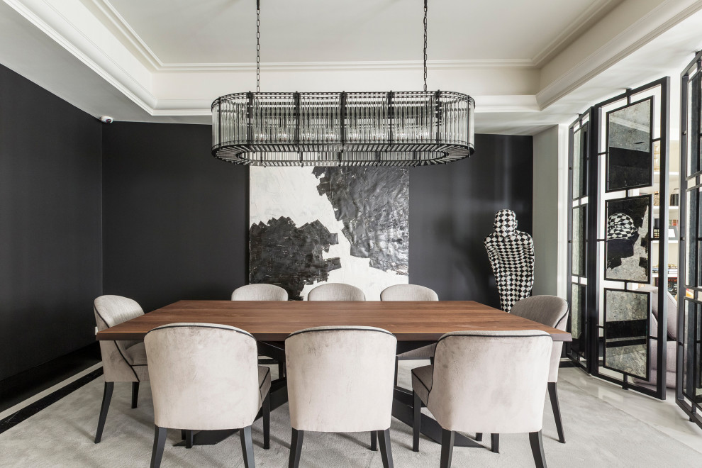 Idee per una sala da pranzo contemporanea con pareti nere e pavimento grigio