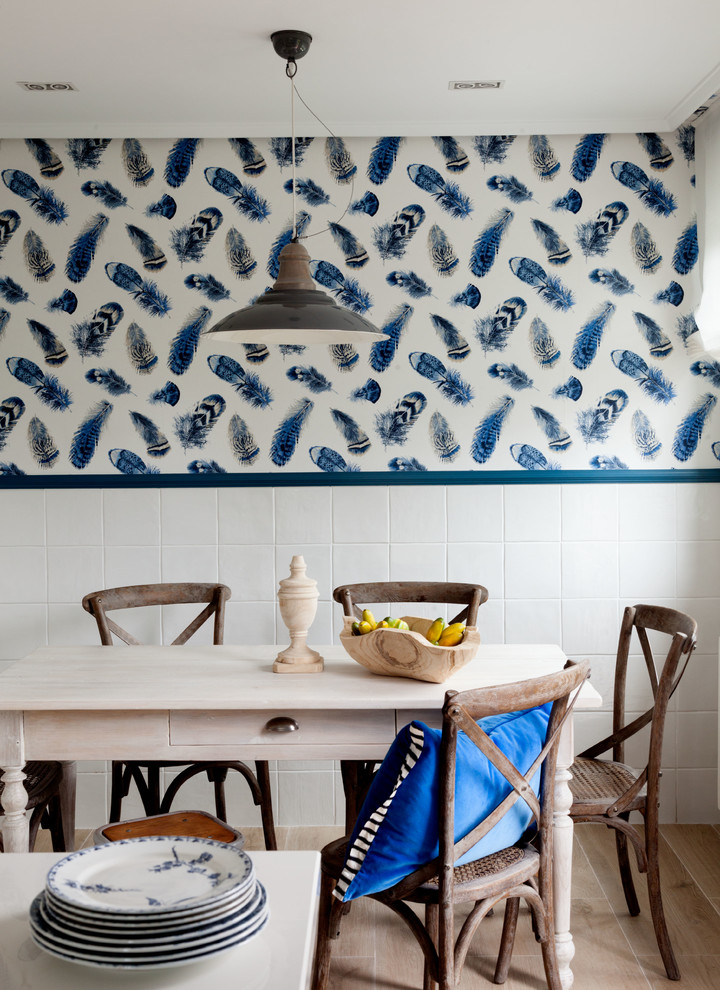 Inspiration for a transitional dining room remodel in Bilbao