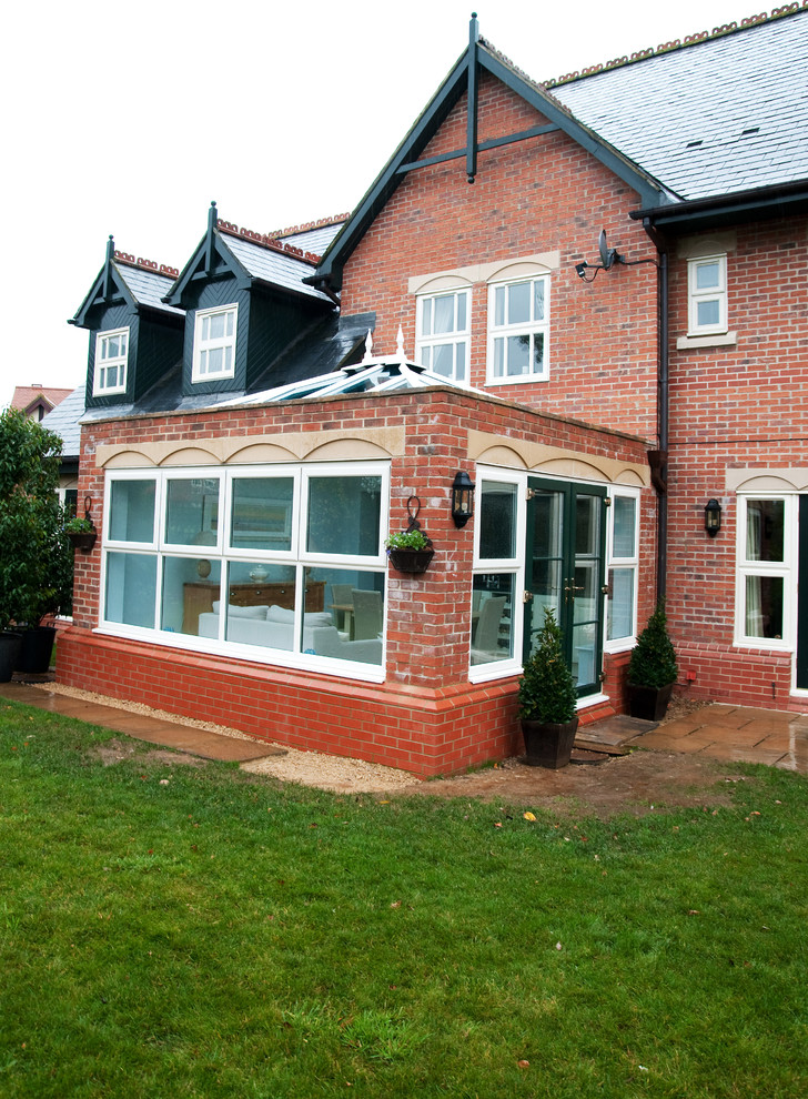 This is an example of a modern conservatory in Other.