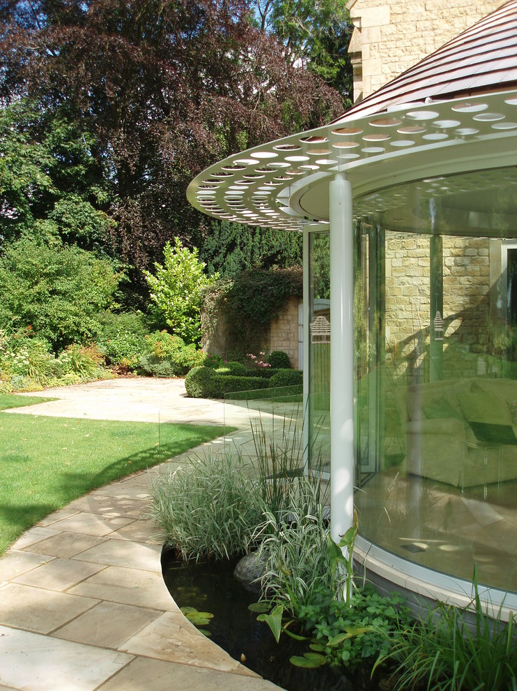 Photo of a contemporary conservatory in Oxfordshire.