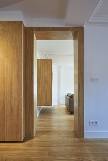 encadrement porte et habillage placard technique - Contemporain - Couloir -  Paris - par MIA ARCHITECTES | Houzz