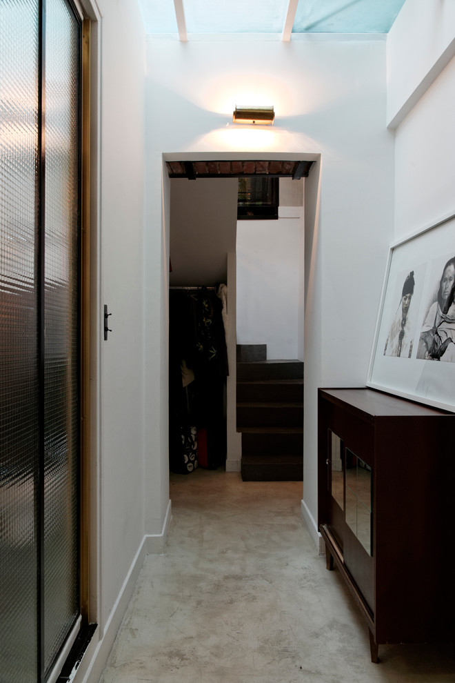 Свежая идея для дизайна: коридор в стиле лофт - отличное фото интерьера