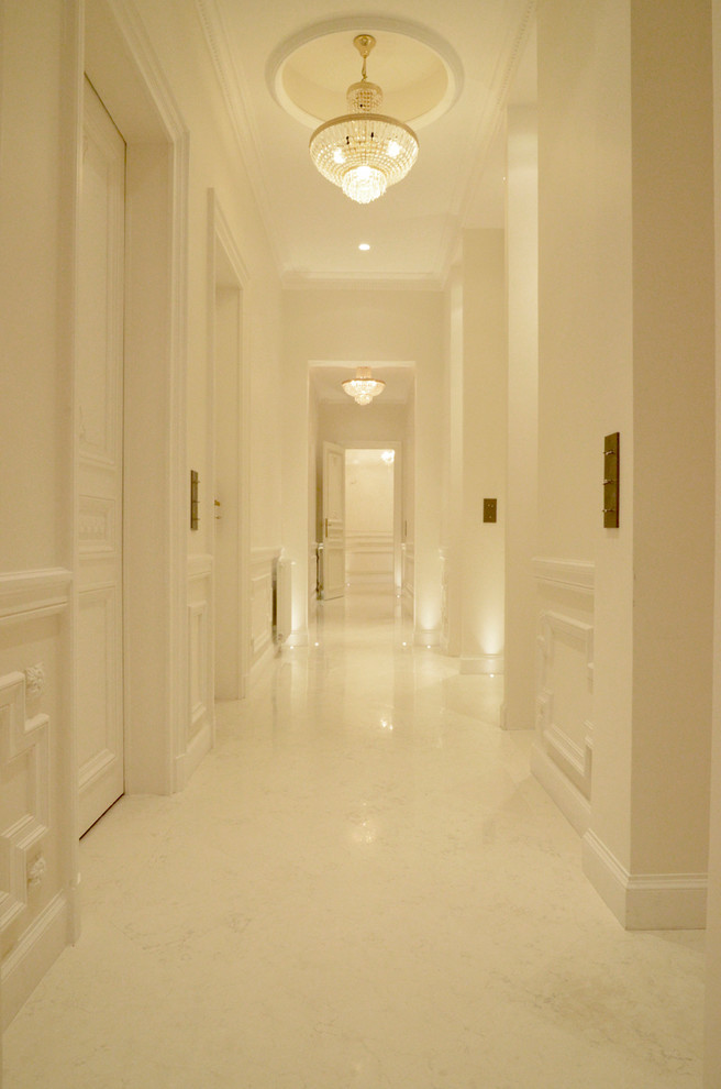 Idées déco pour un couloir classique.