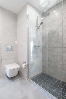 Fotos de baños | Diseños de baños mediterráneos con urinario - may 2023 |  Houzz ES
