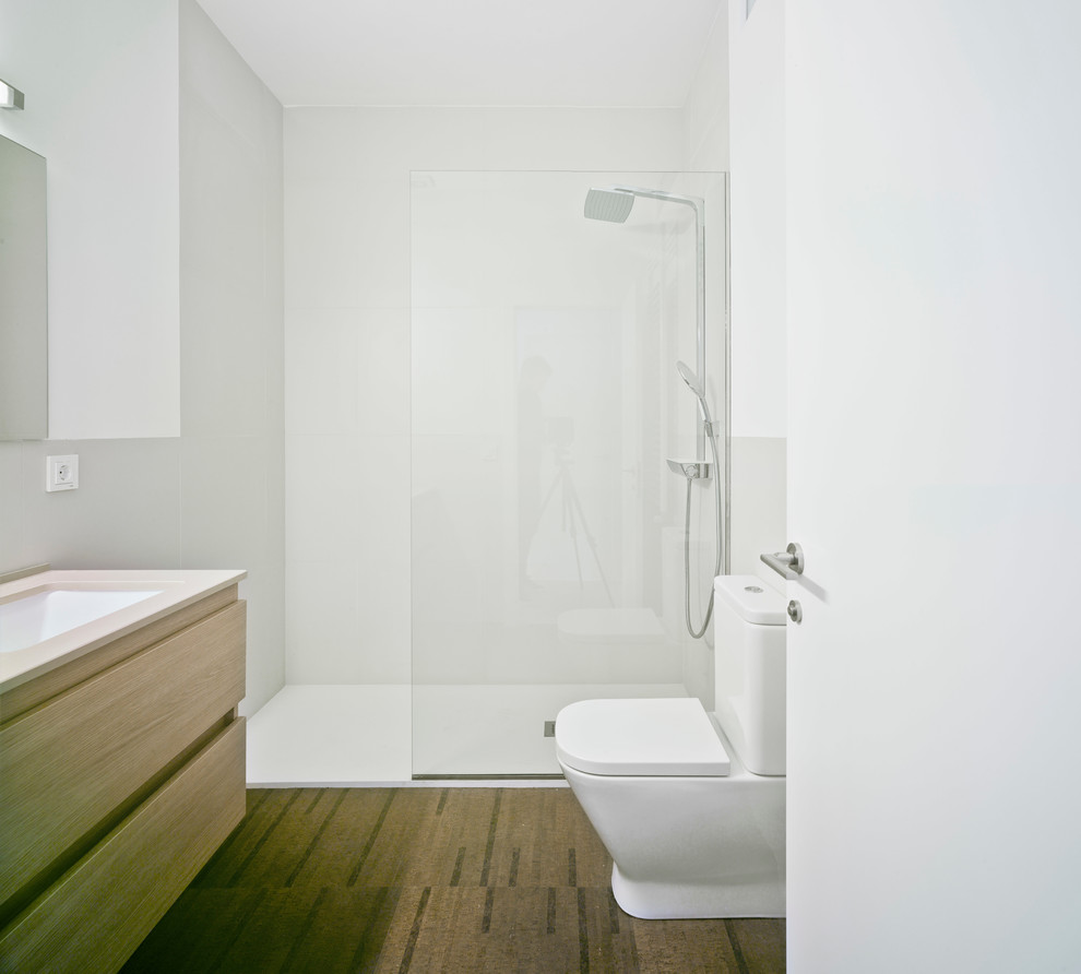 アリカンテにあるコンテンポラリースタイルのおしゃれな浴室の写真