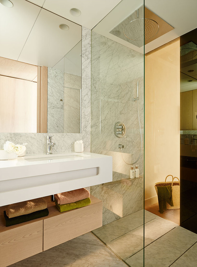 バルセロナにあるトランジショナルスタイルのおしゃれな浴室の写真