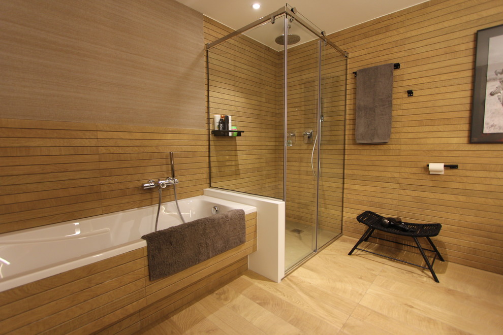 Großes Modernes Badezimmer En Suite in Valencia