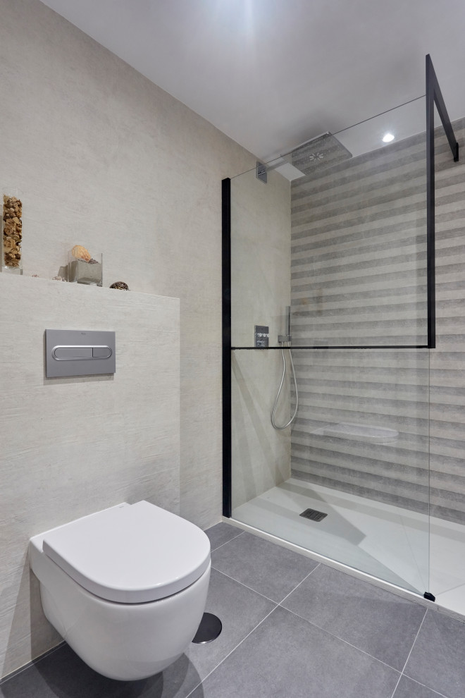 Diseño de Baño Clásico Minimalísta Monocromático - Transitional ...