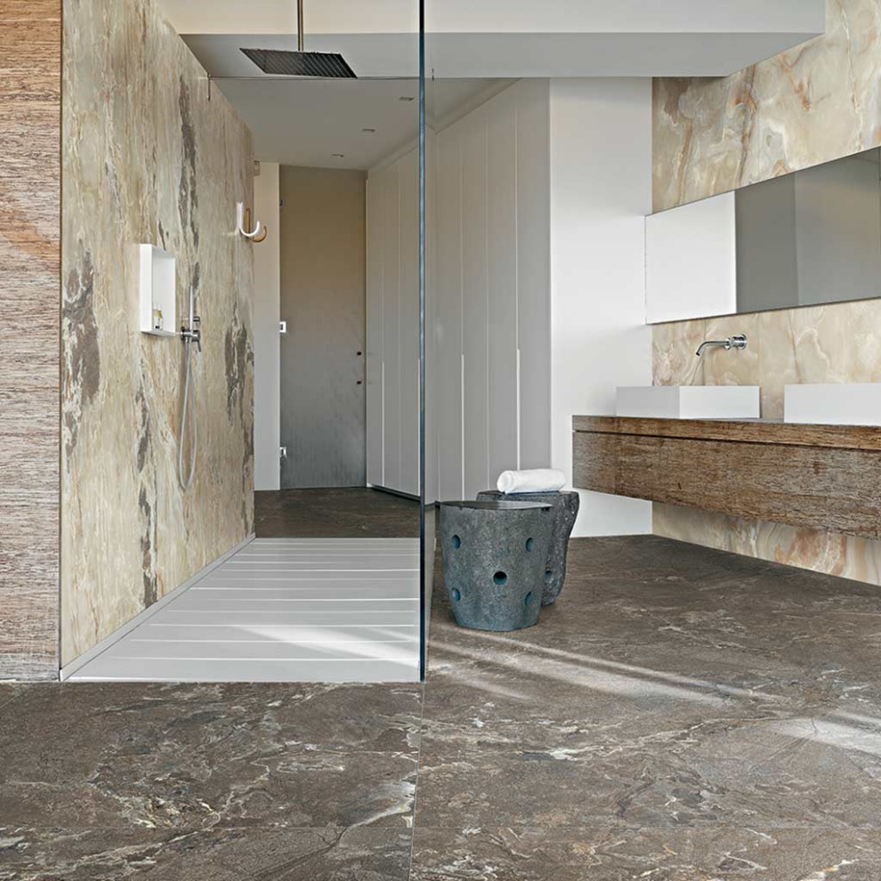 Diseño de cuarto de baño moderno con suelo de baldosas de cerámica