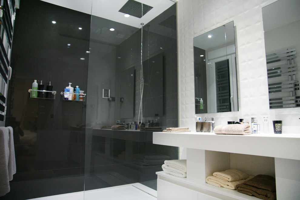 Modernes Badezimmer in Madrid