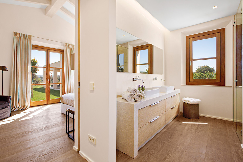 Exemple d'une salle de bain montagne avec une vasque.