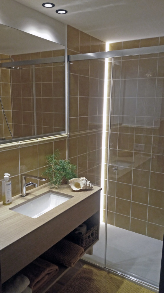 Design ideas for a mediterranean bathroom in Barcelona.