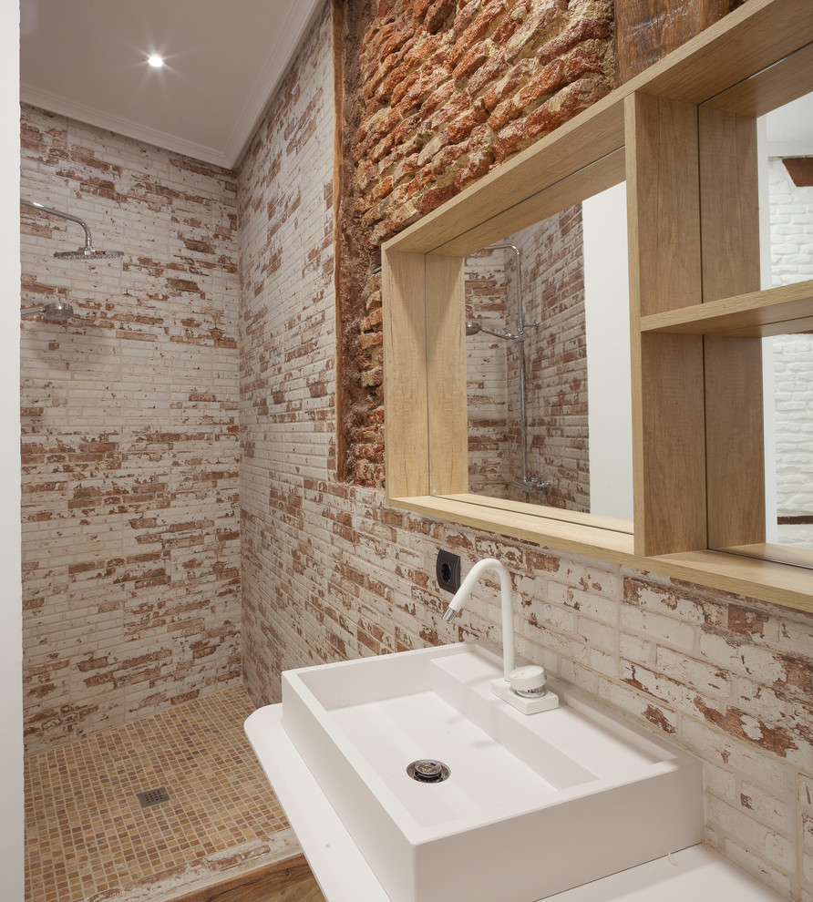マドリードにあるトロピカルスタイルのおしゃれな浴室の写真