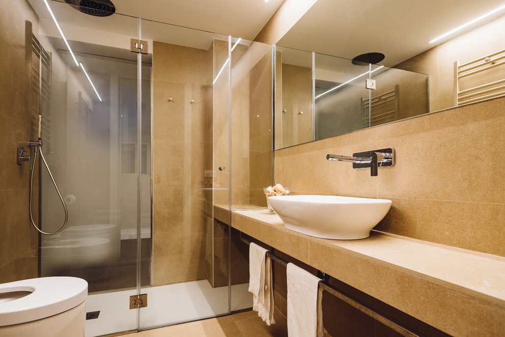 Design ideas for a contemporary bathroom in Valencia.