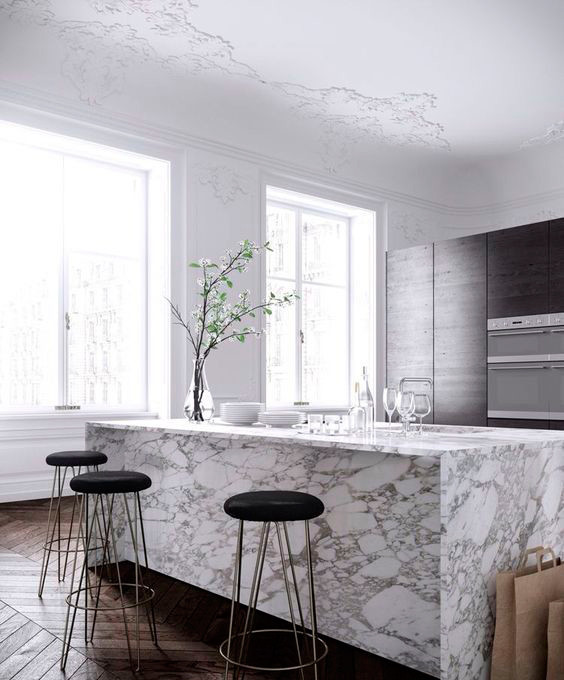 Moderne Wohnküche mit flächenbündigen Schrankfronten, braunen Schränken, Marmor-Arbeitsplatte, dunklem Holzboden, Kücheninsel und weißer Arbeitsplatte in Sonstige